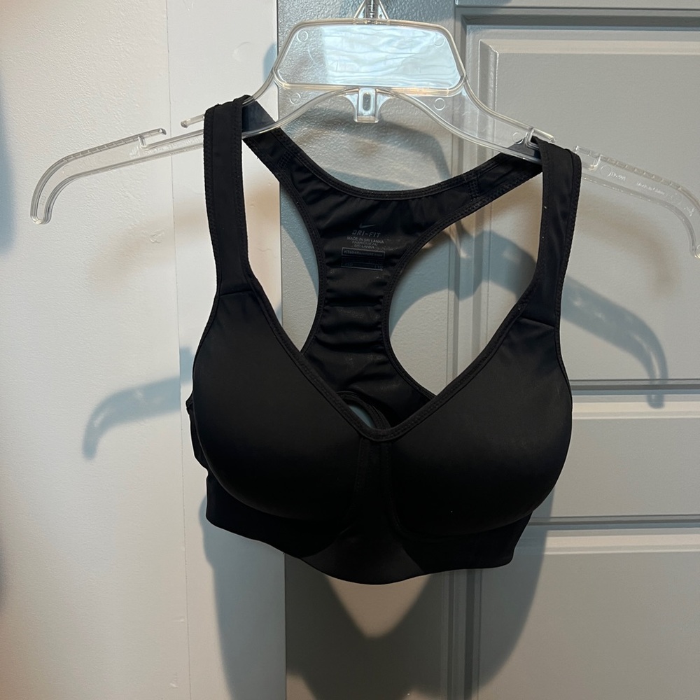 Nike 32D sports bra black